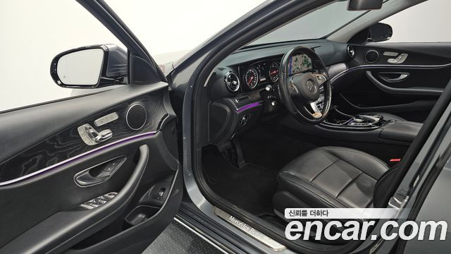 Mercedes-Benz E-Class (W213) E220d 4MATIC Avantgarde 2018 — фото 11