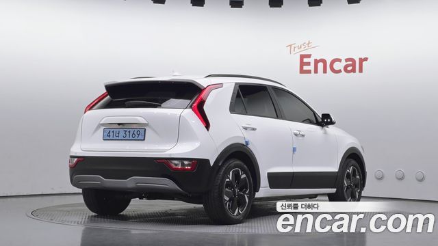 Kia Niro EV Air 2023 — фото 2