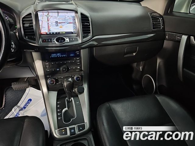 Chevrolet Captiva 2WD Adventure Package 2015 — фото 10