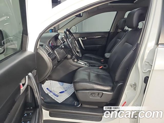 Chevrolet Captiva 2WD Adventure Package 2015 — фото 15
