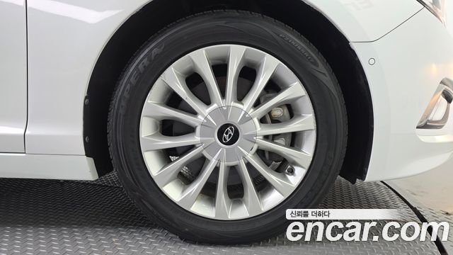 Hyundai Sonata (LF) LPI Modern(Handicapped) 2015 — фото 21