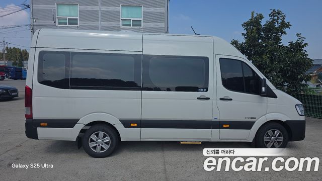 Hyundai Solati 16-seater Luxury 2026 — фото 10