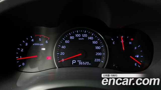 Kia Carnival R Grand Carnival GLX Premium 2013 — фото 8