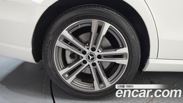 Mercedes-Benz E-Class (W213) E350 4MATIC Avantgarde 2022 — фото 5