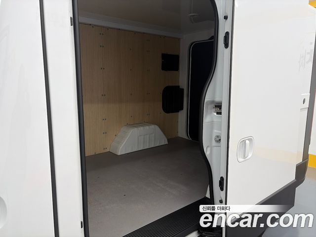 Hyundai ST1 Cargo Premium 2025 — фото 13