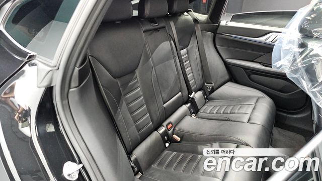 BMW i4 eDrive40 M Sports Pro 2023 — фото 11
