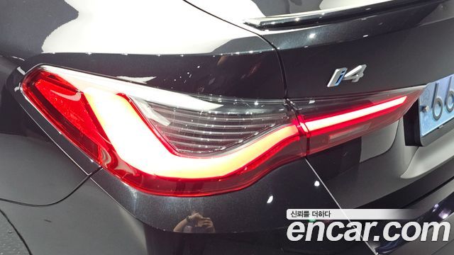 BMW i4 eDrive40 M Sports Pro 2023 — фото 23