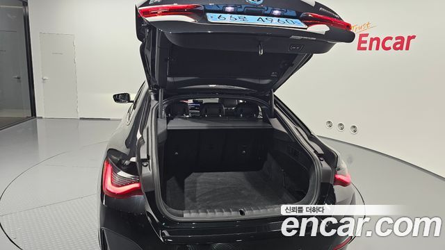 BMW i4 eDrive40 M Sports Pro 2023 — фото 36