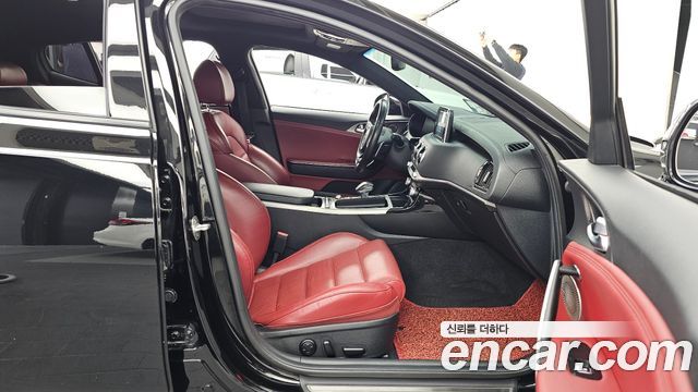 Kia Stinger 3.3 Turbo AWD GT 2018 — фото 11