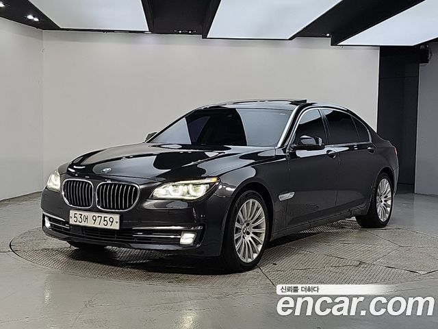BMW 7 Series (F01) 740Li