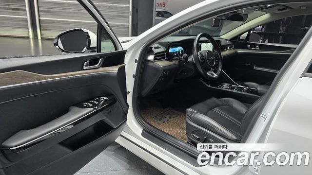Kia K5 (III) 2.0 Noblesse 2023 — фото 10