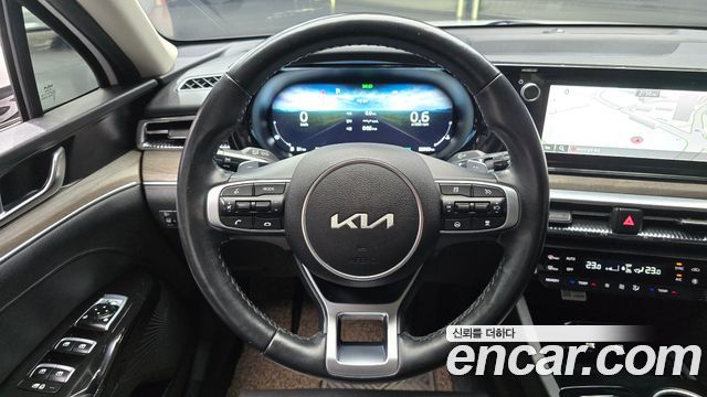 Kia K5 (III) 2.0 Noblesse 2023 — фото 17