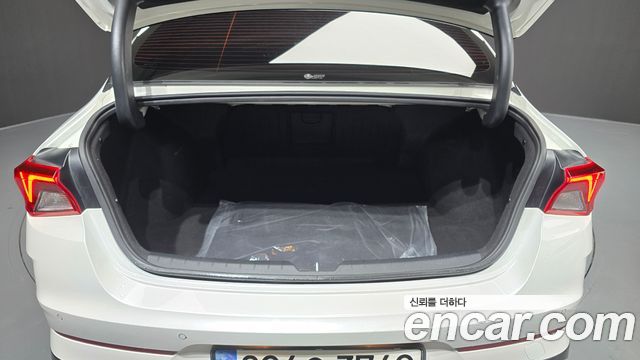 Kia K5 (III) 2.0 Noblesse 2023 — фото 24