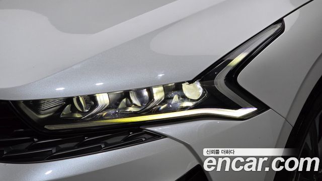 Kia K5 (III) 2.0 Noblesse 2023 — фото 28