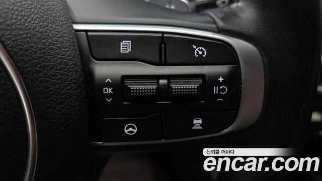 Kia K5 (III) 2.0 Noblesse 2023 — фото 34
