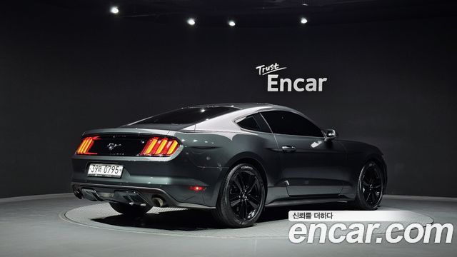 Ford Mustang Coupe 2016 — фото 2