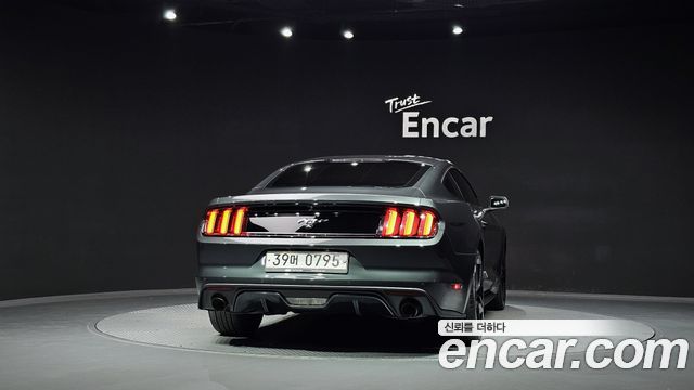 Ford Mustang Coupe 2016 — фото 4