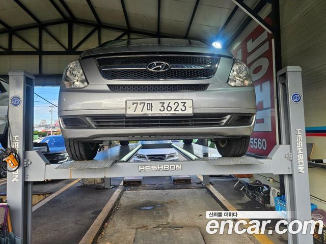 Hyundai Grand Starex 12-Seater Wagon CVX Deluxe