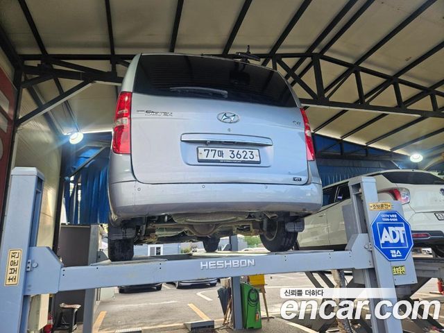 Hyundai Grand Starex 12-Seater Wagon CVX Deluxe 2012 — фото 2