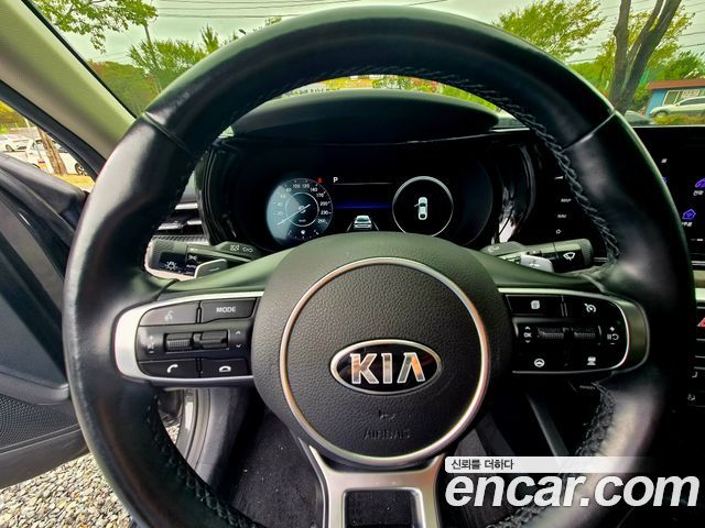 Kia K5 (III) 2.0 LPI Signature 2021 — фото 15