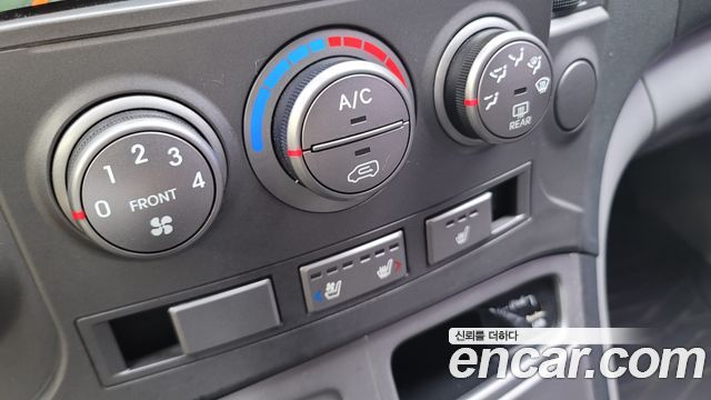 Hyundai Grand Starex 5-Seater VAN CVX Premium 2016 — фото 18
