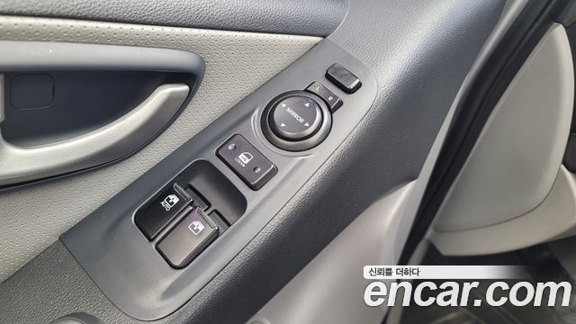 Hyundai Grand Starex 5-Seater VAN CVX Premium 2016 — фото 19
