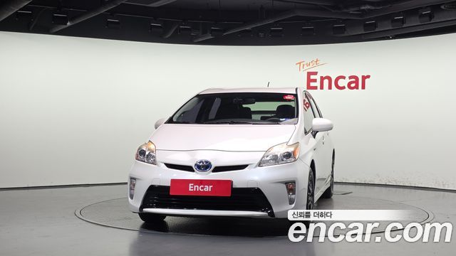 Toyota Prius 1.8 E 2013 — фото 3