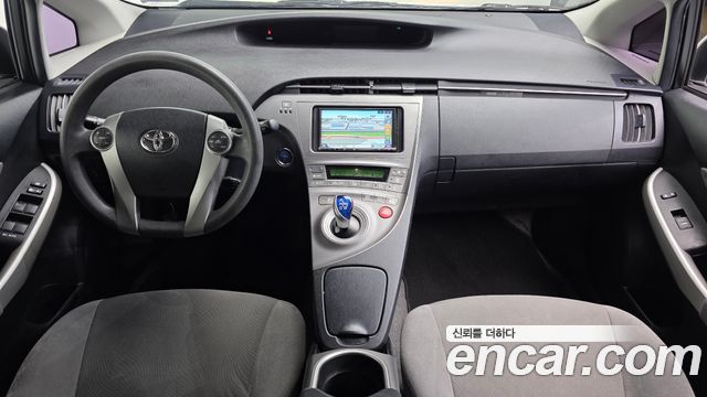 Toyota Prius 1.8 E 2013 — фото 7