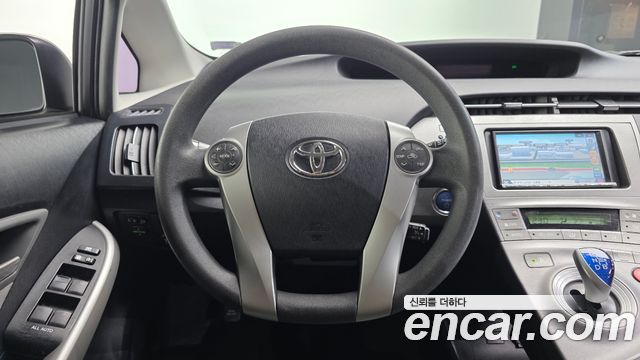 Toyota Prius 1.8 E 2013 — фото 13