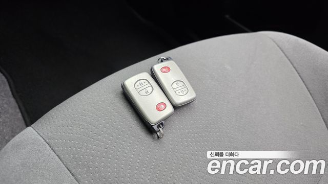Toyota Prius 1.8 E 2013 — фото 17