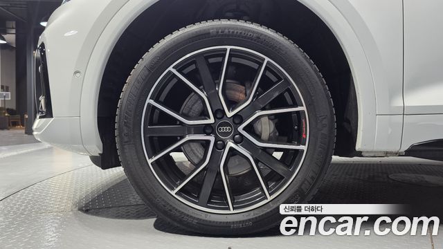 Audi Q5 (FY) 45 TFSI Quattro Premium 2024 — фото 21