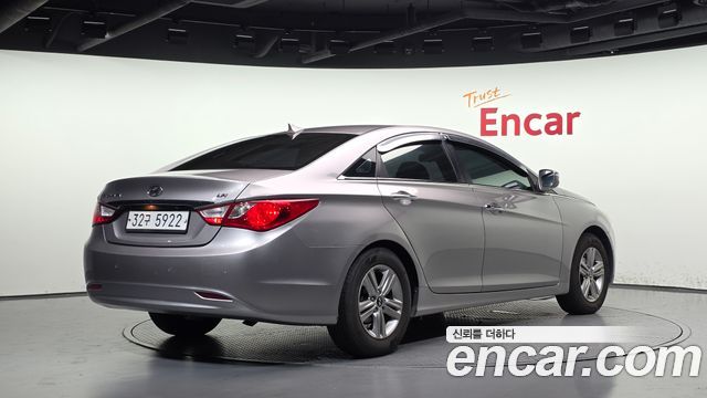 Hyundai Sonata The Brilliant LPI Modern 2014 — фото 2