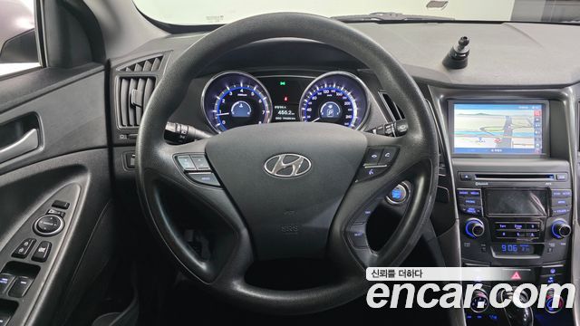 Hyundai Sonata The Brilliant LPI Modern 2014 — фото 13