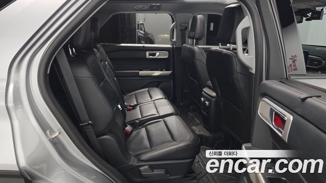Ford Explorer (VI) 2.3 LimIted 4WD 2021 — фото 12
