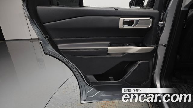 Ford Explorer (VI) 2.3 LimIted 4WD 2021 — фото 25