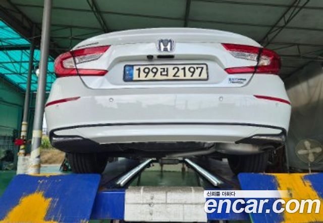 Honda Accord (X) 2.0 Hybrid Touring 2022 — фото 2