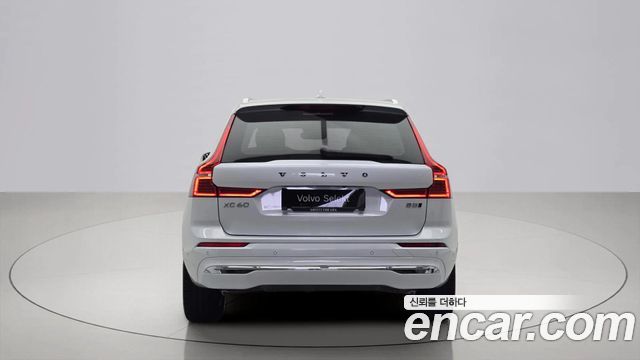 Volvo XC60 (II) B5 Ultimate Bright 2024 — фото 4