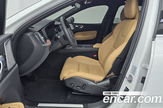 Volvo XC60 (II) B5 Ultimate Bright 2024 — фото 10