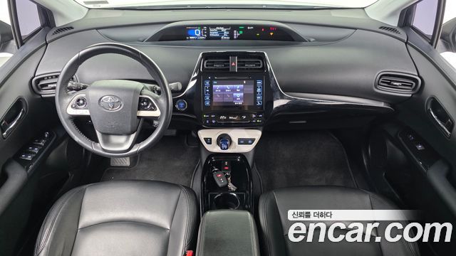 Toyota Prius (IV) 1.8 E 2017 — фото 7