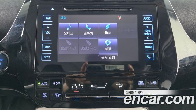 Toyota Prius (IV) 1.8 E 2017 — фото 14