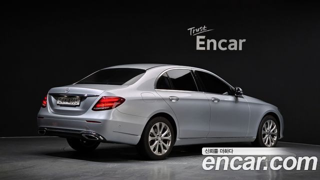 Mercedes-Benz E-Class (W213) E220d Exclusive 2017 — фото 2