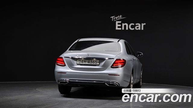 Mercedes-Benz E-Class (W213) E220d Exclusive 2017 — фото 4