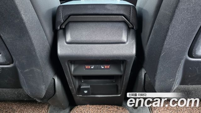 Land Rover Discovery Sport 2.0 TD4 SE 2019 — фото 18