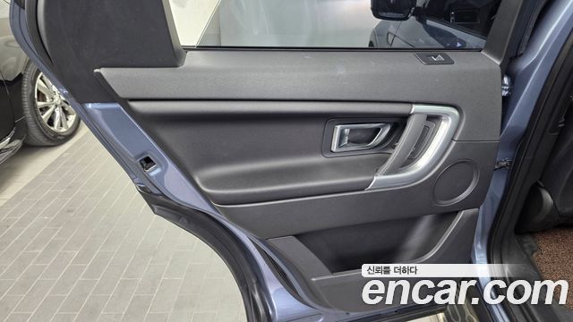 Land Rover Discovery Sport 2.0 TD4 SE 2019 — фото 25