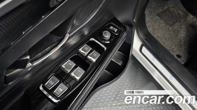 KG Mobility (SsangYong) Beautiful Korando Gasoline 1.5 2WD C7 2023 — фото 16