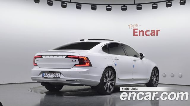 Volvo S90 B6 AWD Ultra Bright 2025 — фото 2
