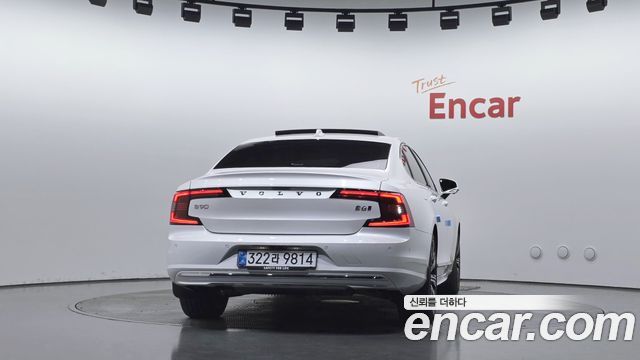 Volvo S90 B6 AWD Ultra Bright 2025 — фото 4