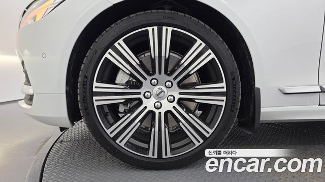 Volvo S90 B6 AWD Ultra Bright 2025 — фото 5