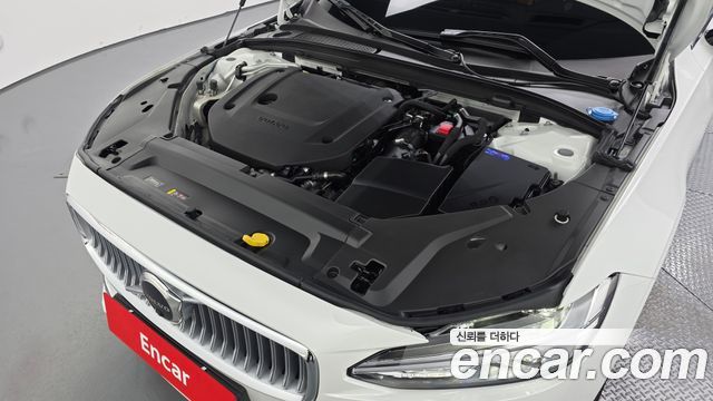 Volvo S90 B6 AWD Ultra Bright 2025 — фото 6