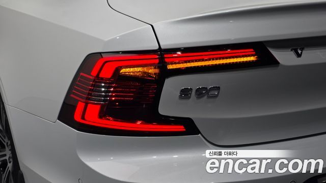 Volvo S90 B6 AWD Ultra Bright 2025 — фото 23